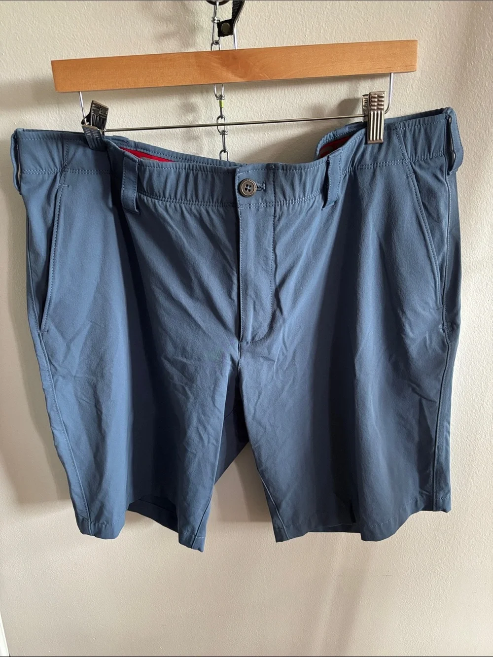 Men's Under Armour Blue Performance Shorts Size 40